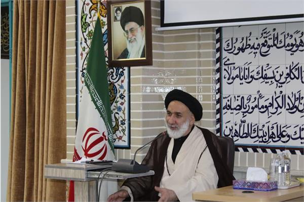 امام جمعه شهرکرد: کارهای فرهنگی در کنار ابزارهای فرهنگی توسعه داده شود