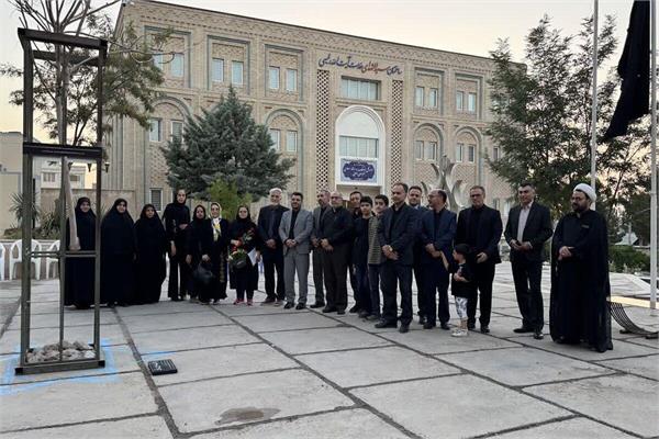 رونمایی از اثر مفهومی «ریشه در باد» در خراسان جنوبی