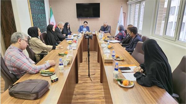 تاکید بر اقتدار بیشتر کارگروه مد و لباس کشور/ مجلس مطالبه‌گر حضور فعال نمایندگان دستگاه‌ها در کارگروه مد و لباس است/ روند قانونی صدور مجوز رویدادهای مد و لباس بازنگری می‌شود