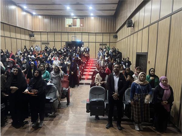 استقبال بیش از 300 طراح و تولید کننده مد و لباس از کارگاه آموزشی دوازدهمین جشنواره فجر در جنوب کرمان
