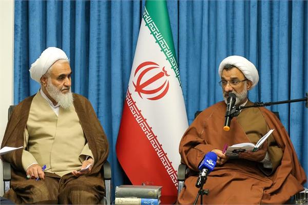 سیره شهیدانی چون رجایی و بابایی باید سرلوحه کار مدیران قرار بگیرد