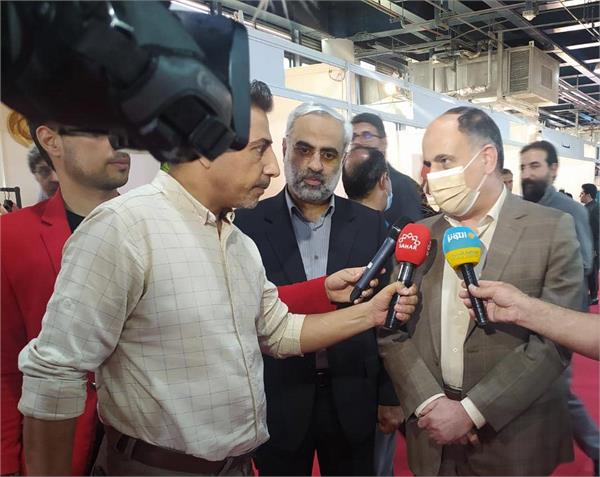 بازدید مدیرکل حوزه وزارتی وزارت فرهنگ و ارشاد اسلامی و دستیار وزیر از نمایشگاه ایران ویژند