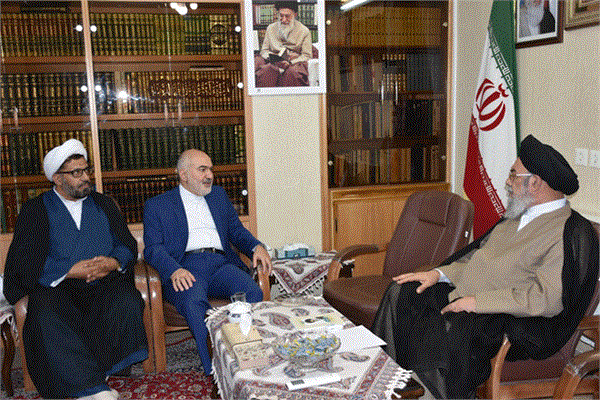 دیدار دبیر شورای فرهنگ عمومی کشور با امام جمعه اصفهان