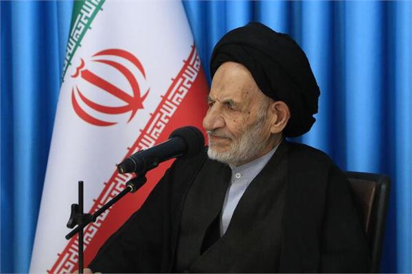 قانون‌مداری راه مقابله با توطئه‌های دشمن است